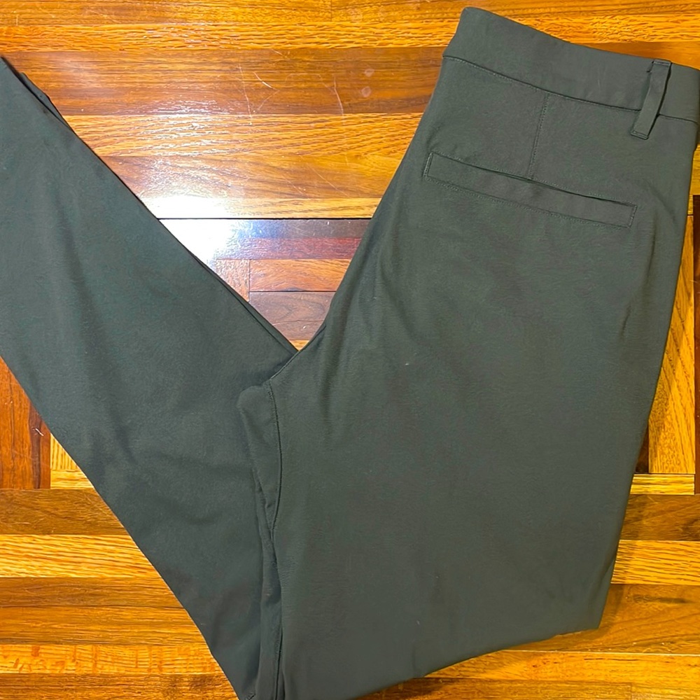 Lululemon mens 30x32 dark green casual active chino pants EUC
